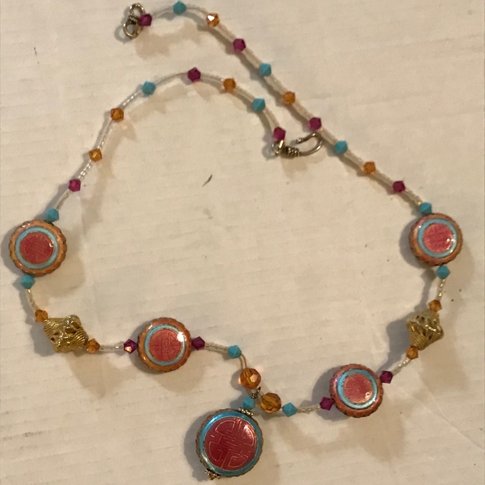 Feng Shui Shou pink choker necklace + jewelry box